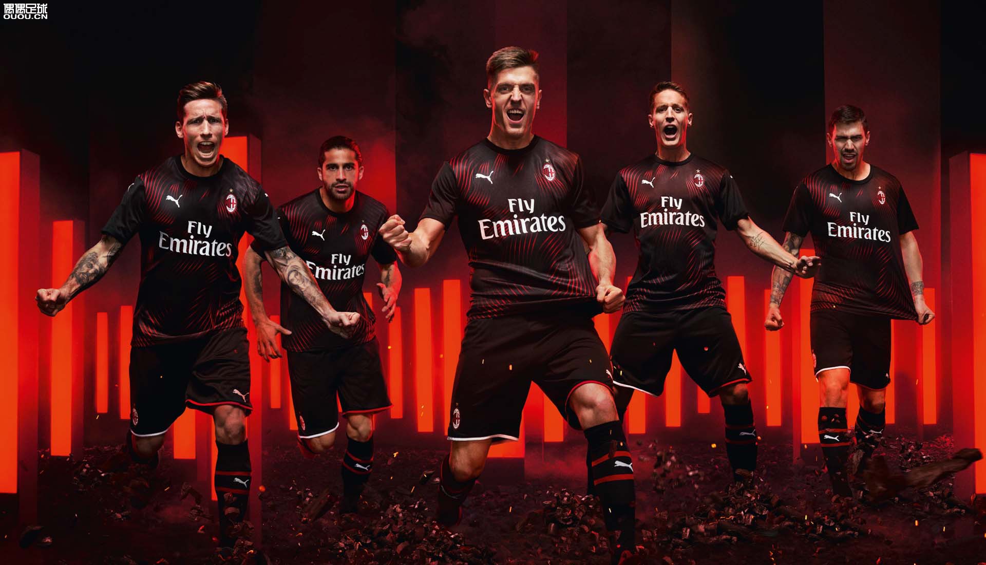 双手下压的 双手下压的